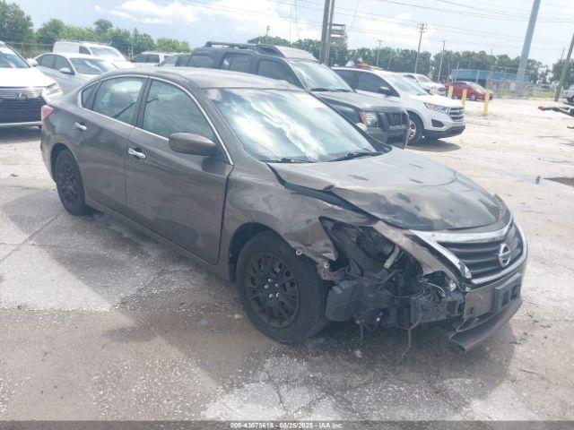  Salvage Nissan Altima