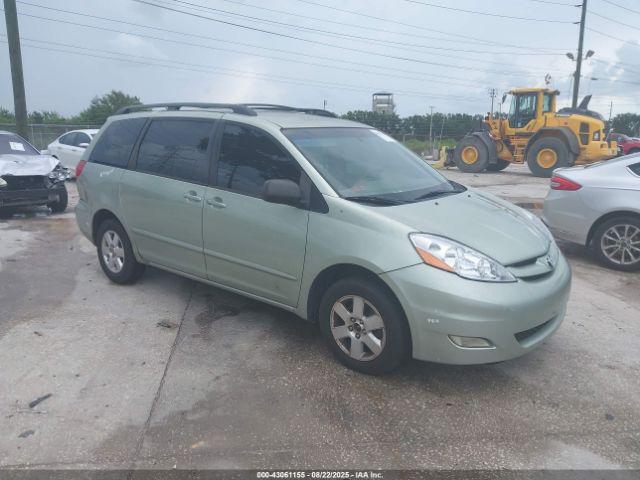  Salvage Toyota Sienna