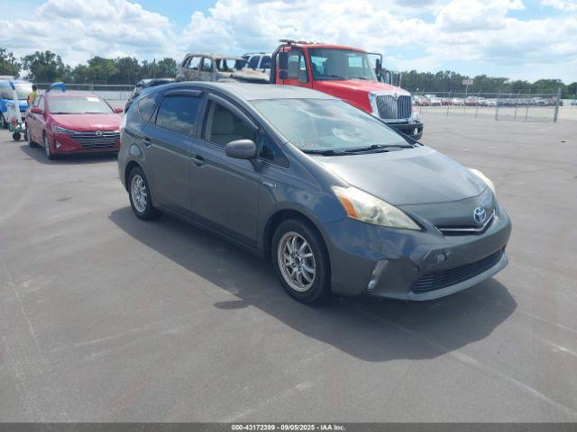  Salvage Toyota Prius v