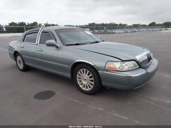  Salvage Lincoln Towncar