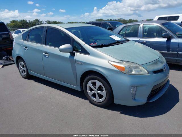  Salvage Toyota Prius