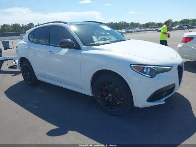  Salvage Alfa Romeo Stelvio