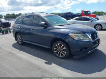  Salvage Nissan Pathfinder