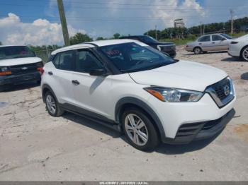 Salvage Nissan Kicks
