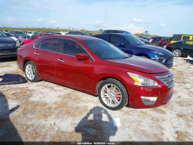  Salvage Nissan Altima