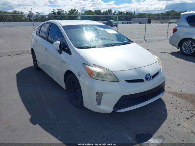  Salvage Toyota Prius