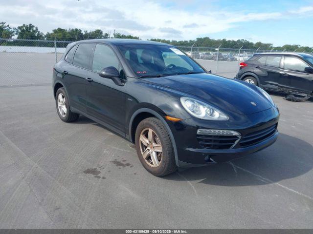  Salvage Porsche Cayenne