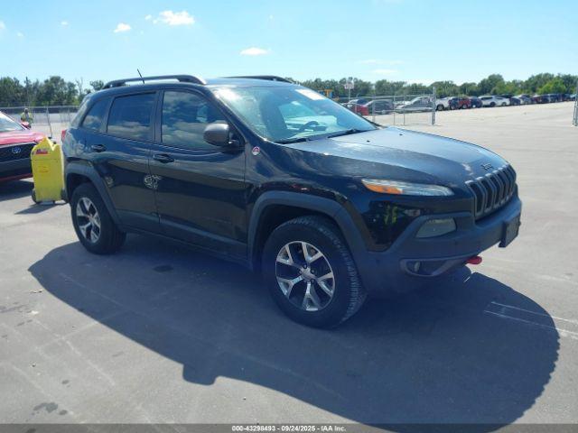  Salvage Jeep Cherokee