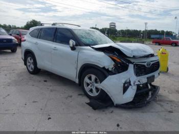  Salvage Toyota Highlander