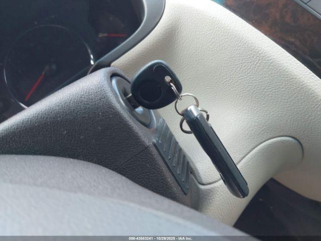 Cadillac DTS Premium Collection Image 15