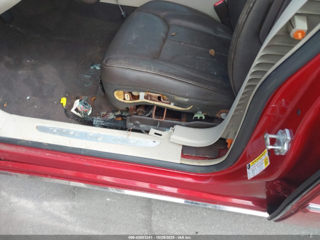 Cadillac DTS Premium Collection Image 3