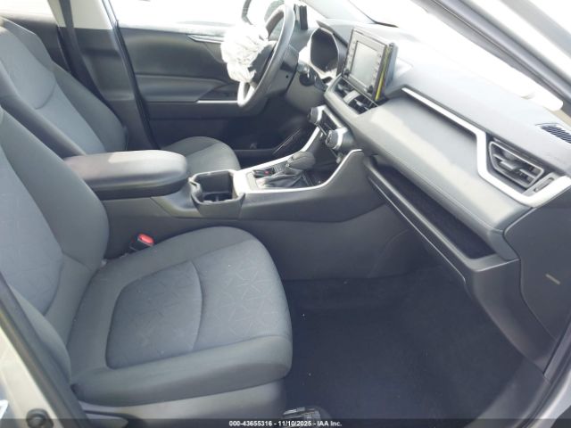 Toyota RAV4 Xle Image 12