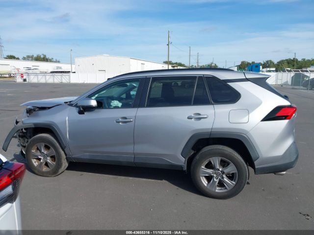 Toyota RAV4 Xle Image 7