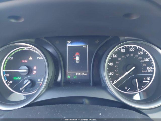 Toyota Camry Nightshade Edition Hybrid Image 10