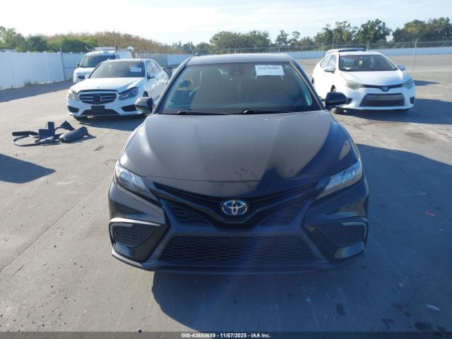 Toyota Camry Nightshade Edition Hybrid Image 12