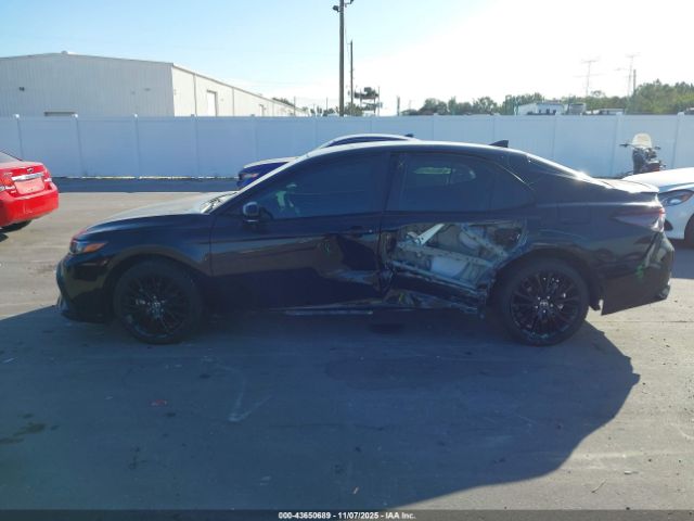 Toyota Camry Nightshade Edition Hybrid Image 17