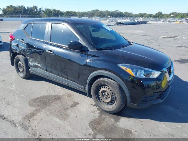  Salvage Nissan Kicks