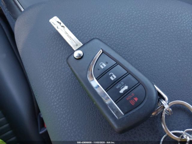 Toyota Camry Se Image 12