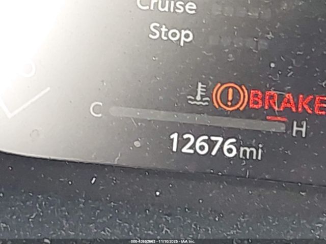 Toyota RAV4 Limited Image 16