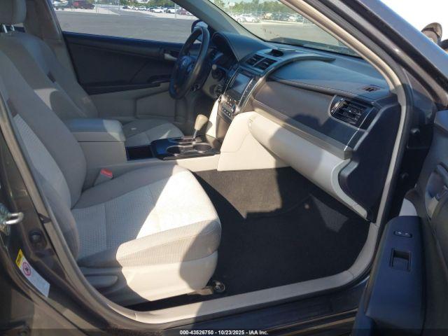 Toyota Camry L Image 5