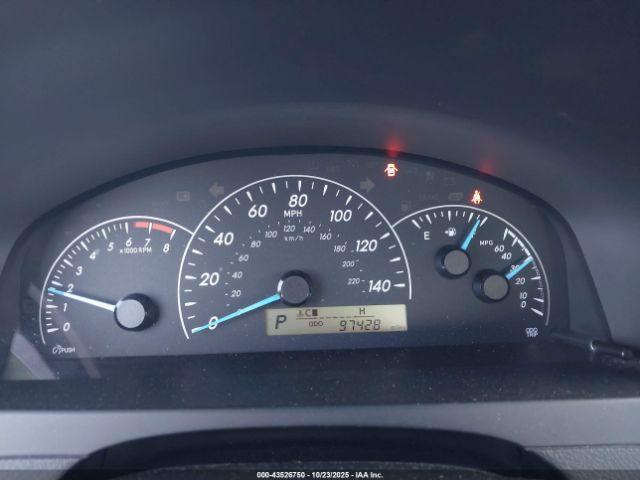 Toyota Camry L Image 13