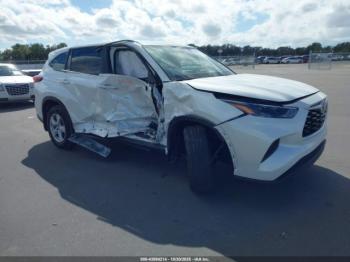  Salvage Toyota Highlander
