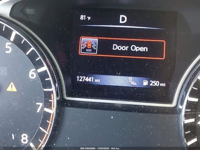 Nissan Pathfinder Platinum Image 11