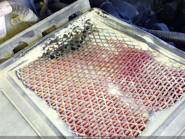 Chrysler Town & Country Touring Image 9