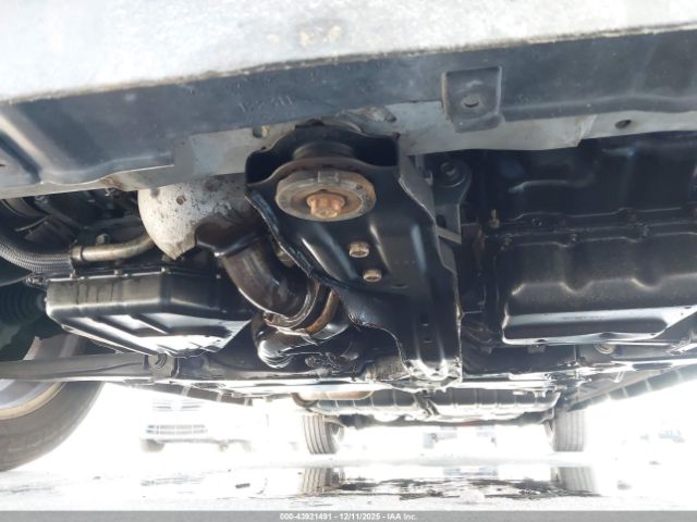 Chrysler Town & Country Touring Image 2