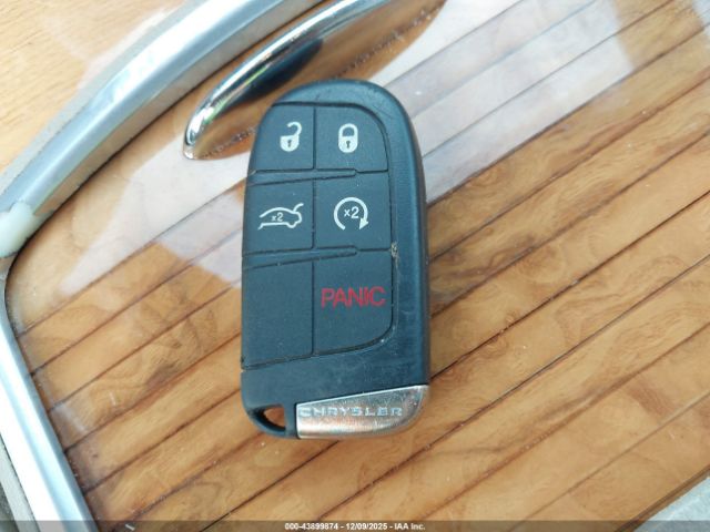 Chrysler 300c Image 10