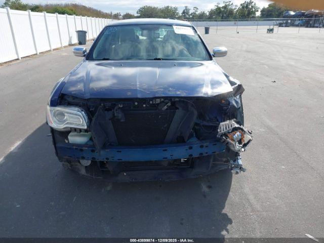 Chrysler 300c Image 12