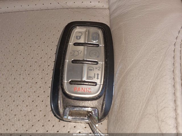 Chrysler Pacifica Touring-l Plus Image 10