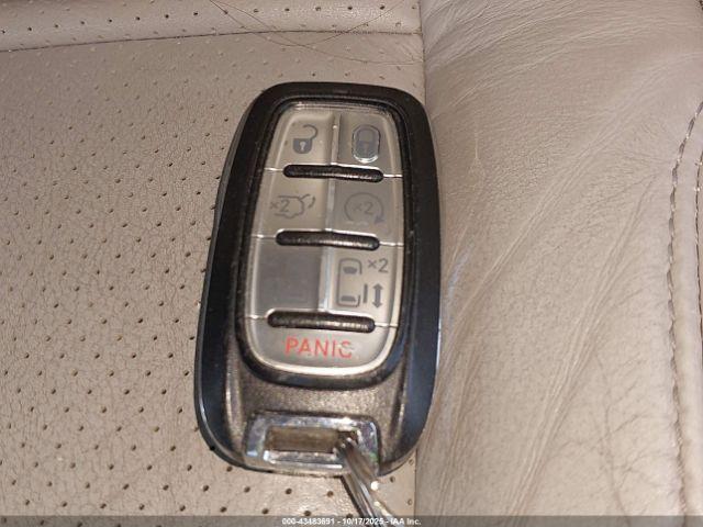 Chrysler Pacifica Touring-l Plus Image 10