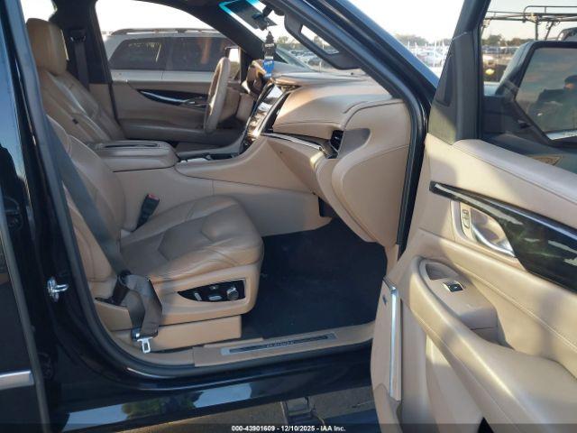 Cadillac Escalade Platinum Image 8