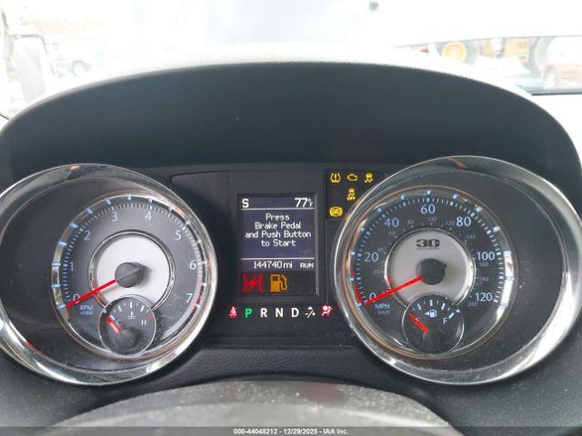 Chrysler Town & Country Touring-l 30th Anniversary Image 13