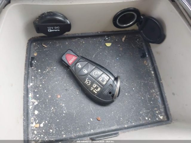 Chrysler Town & Country Touring-l 30th Anniversary Image 8