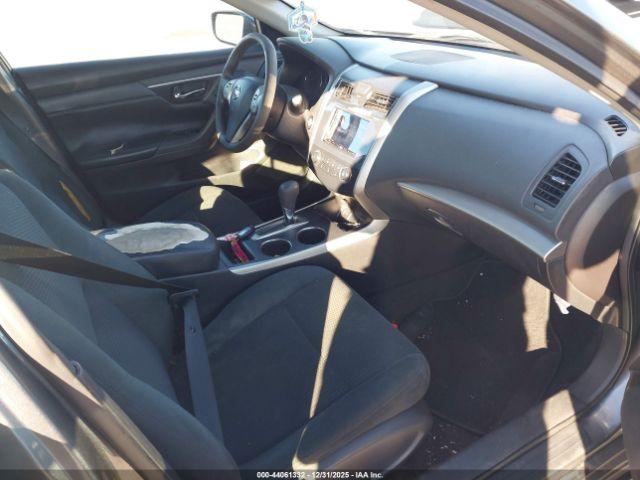 Nissan Altima 2.5 S Image 8