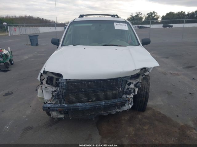 Mercury Mariner Image 13