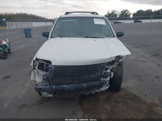 Mercury Mariner Image 13