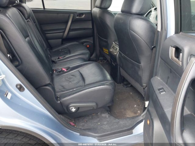 Toyota Highlander Sport Image 6