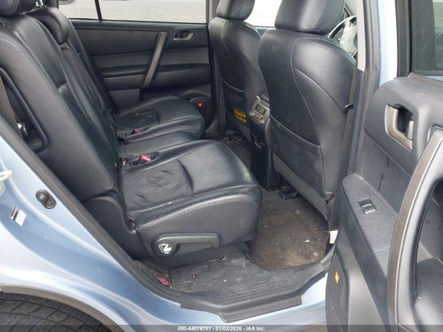 Toyota Highlander Sport Image 6