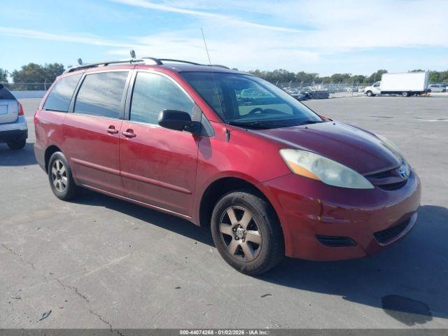  Salvage Toyota Sienna