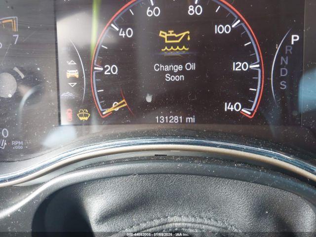 Jeep Grand Cherokee Laredo Image 11