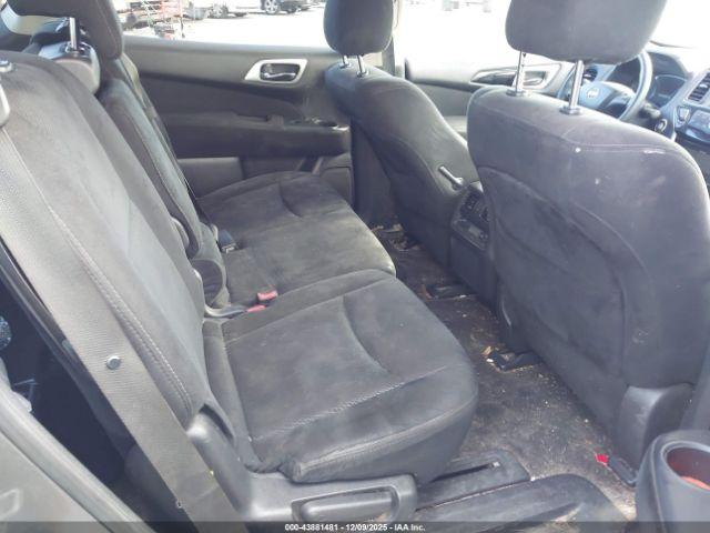 Nissan Pathfinder S Image 8