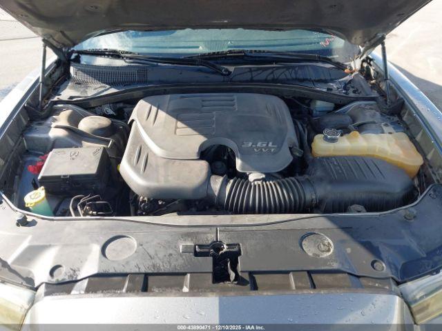 Dodge Charger Se Image 2