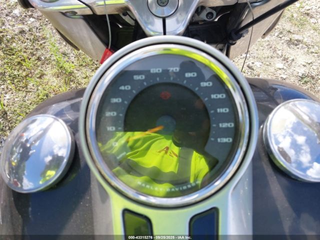 Harley-Davidson Flfbs Fat Boy 114 Image 4