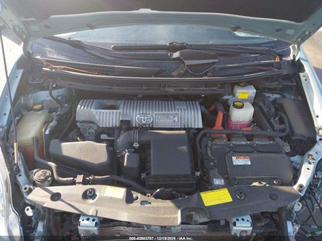 Toyota Prius Image 10