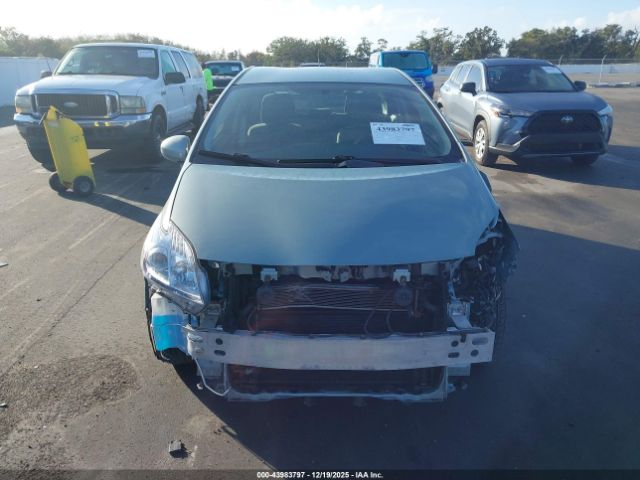 Toyota Prius Image 12