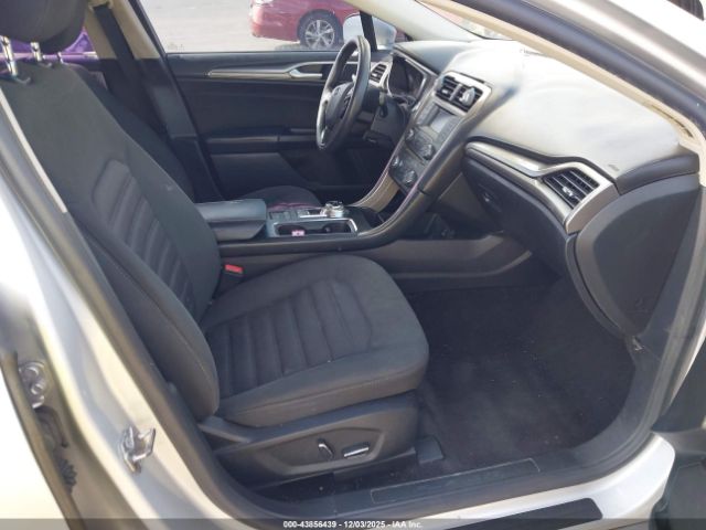 Ford Fusion Se Image 9