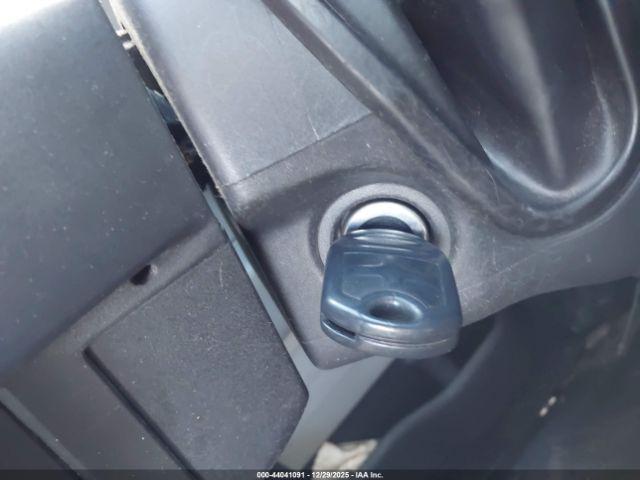 Ford F-150 Xl Image 2